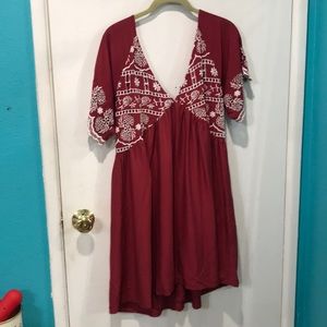 En Creme Burgundy and White Midi Dress